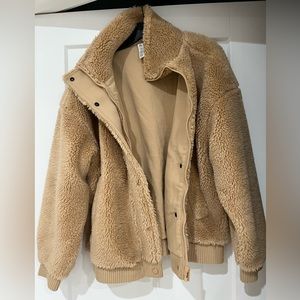 Alo Varsity jacket in excellent condition, only wore a handful of times.